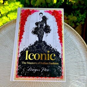 Italian Fashion 👠 The Masters of Italian fashion Hardback Book Gold Page Edge